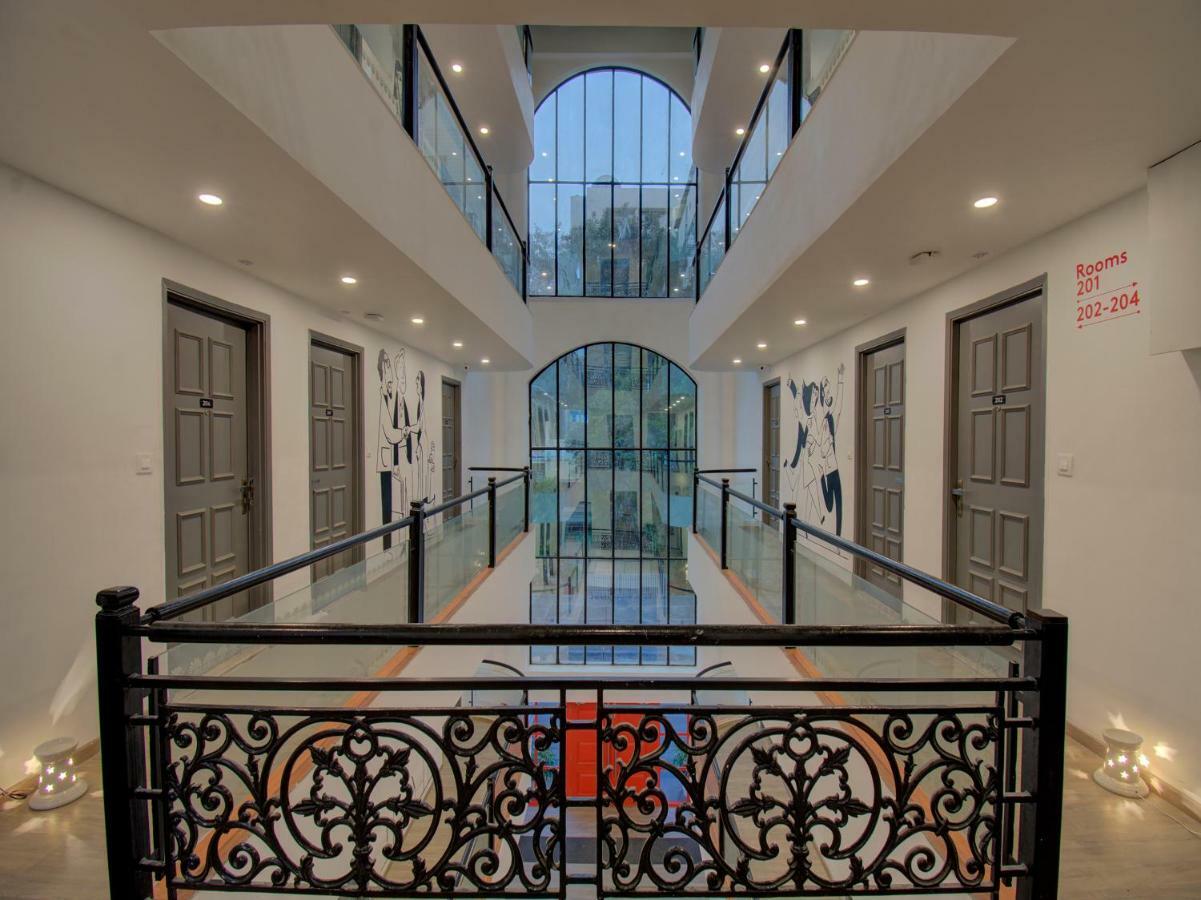Oyo Townhouse 150 Shreyas Colony Hotel Ahmedabad Ngoại thất bức ảnh