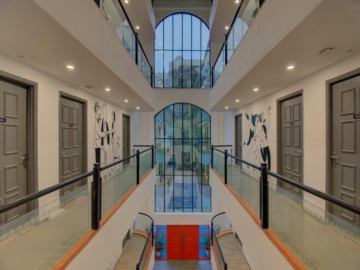 Oyo Townhouse 150 Shreyas Colony Hotel Ahmedabad Ngoại thất bức ảnh