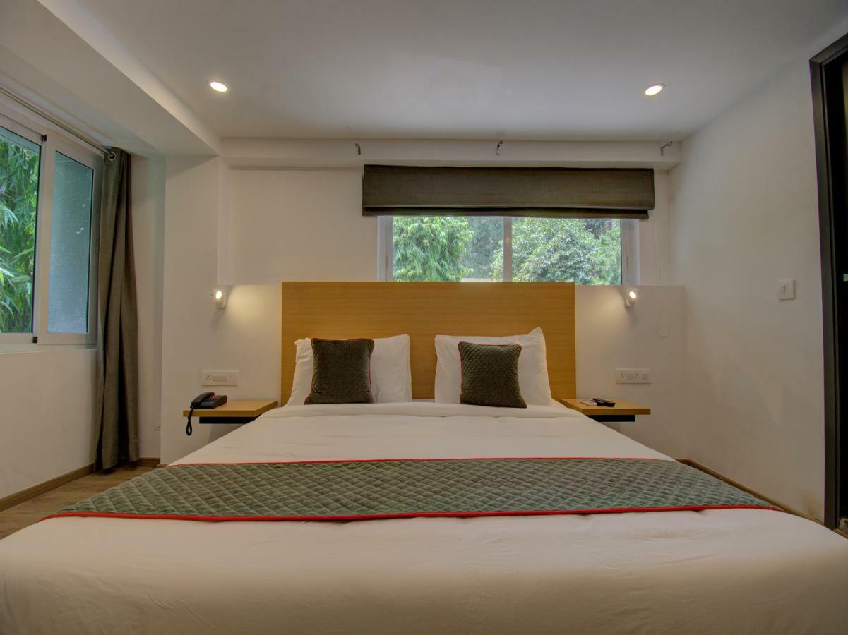 Oyo Townhouse 150 Shreyas Colony Hotel Ahmedabad Ngoại thất bức ảnh