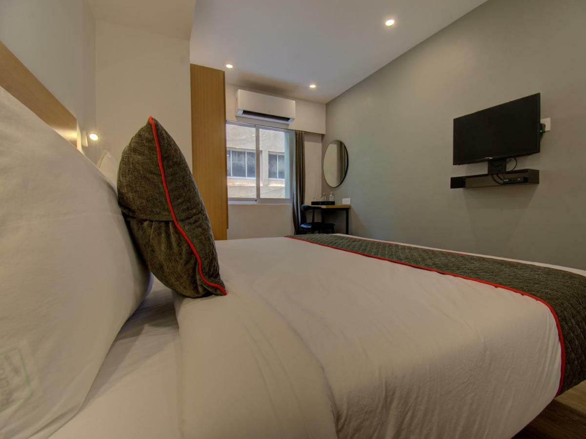 Oyo Townhouse 150 Shreyas Colony Hotel Ahmedabad Ngoại thất bức ảnh